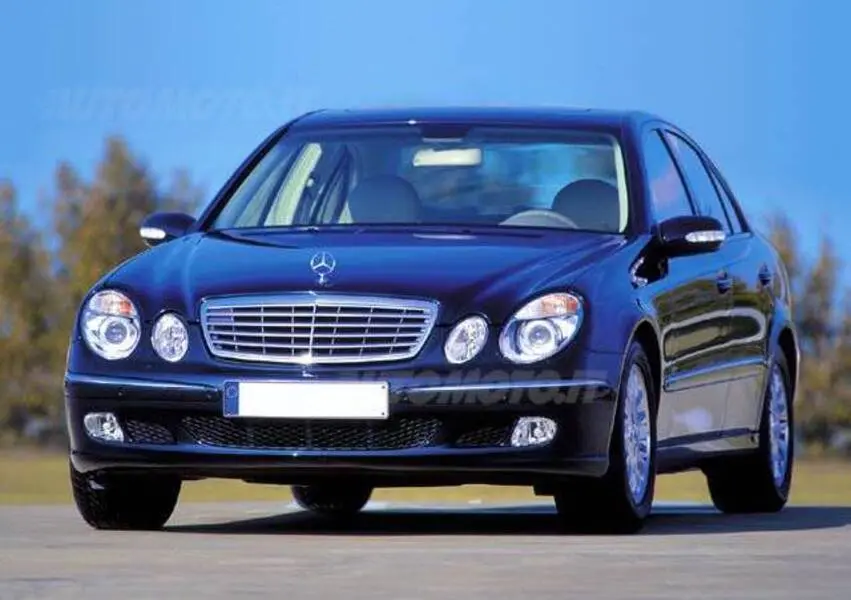 Mercedes-Benz  E 220 CDI Elegance 3