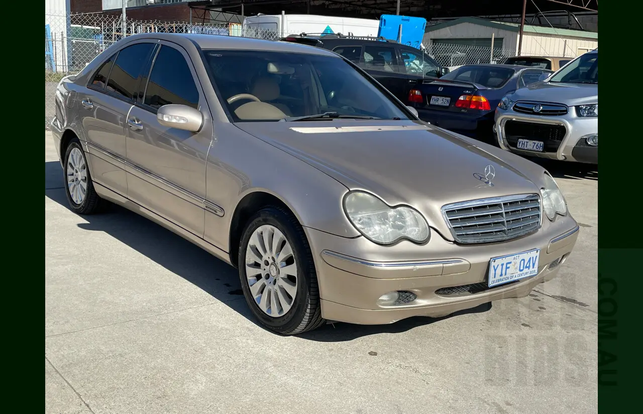 Mercedes-Benz  E 220 CDI Elegance 4