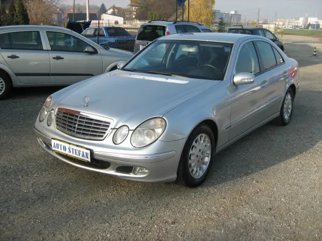 Mercedes-Benz  E 220 CDI Elegance 4
