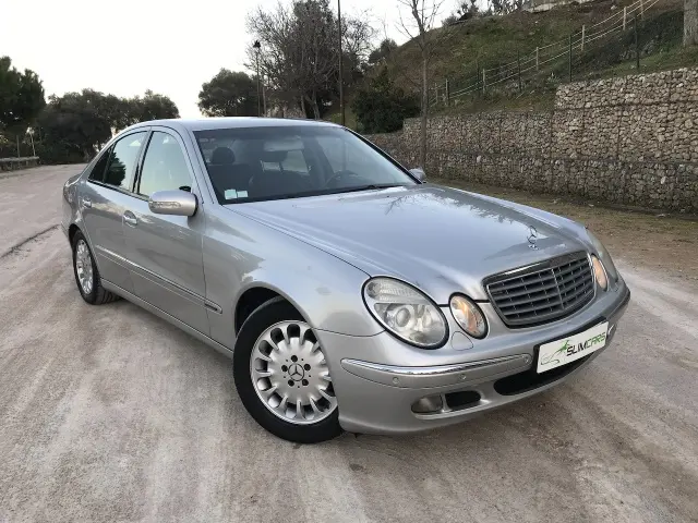 Mercedes-Benz  E 220 CDI Elegance 7