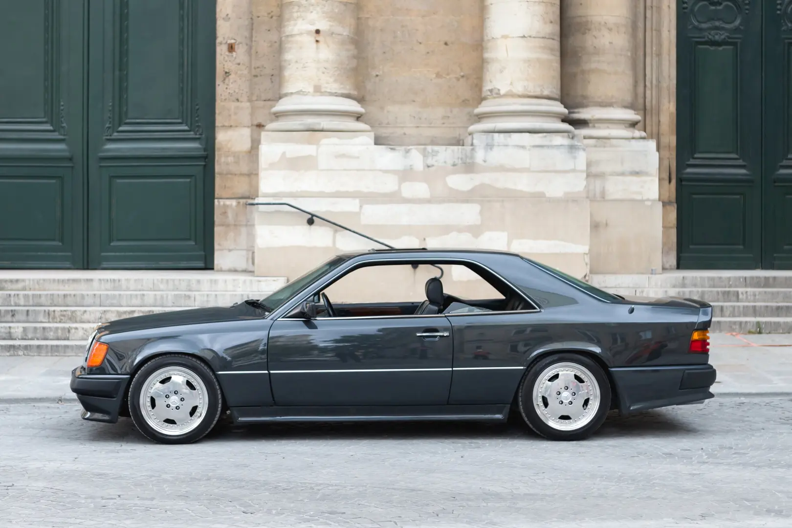 Mercedes-Benz  E 220 CE 0