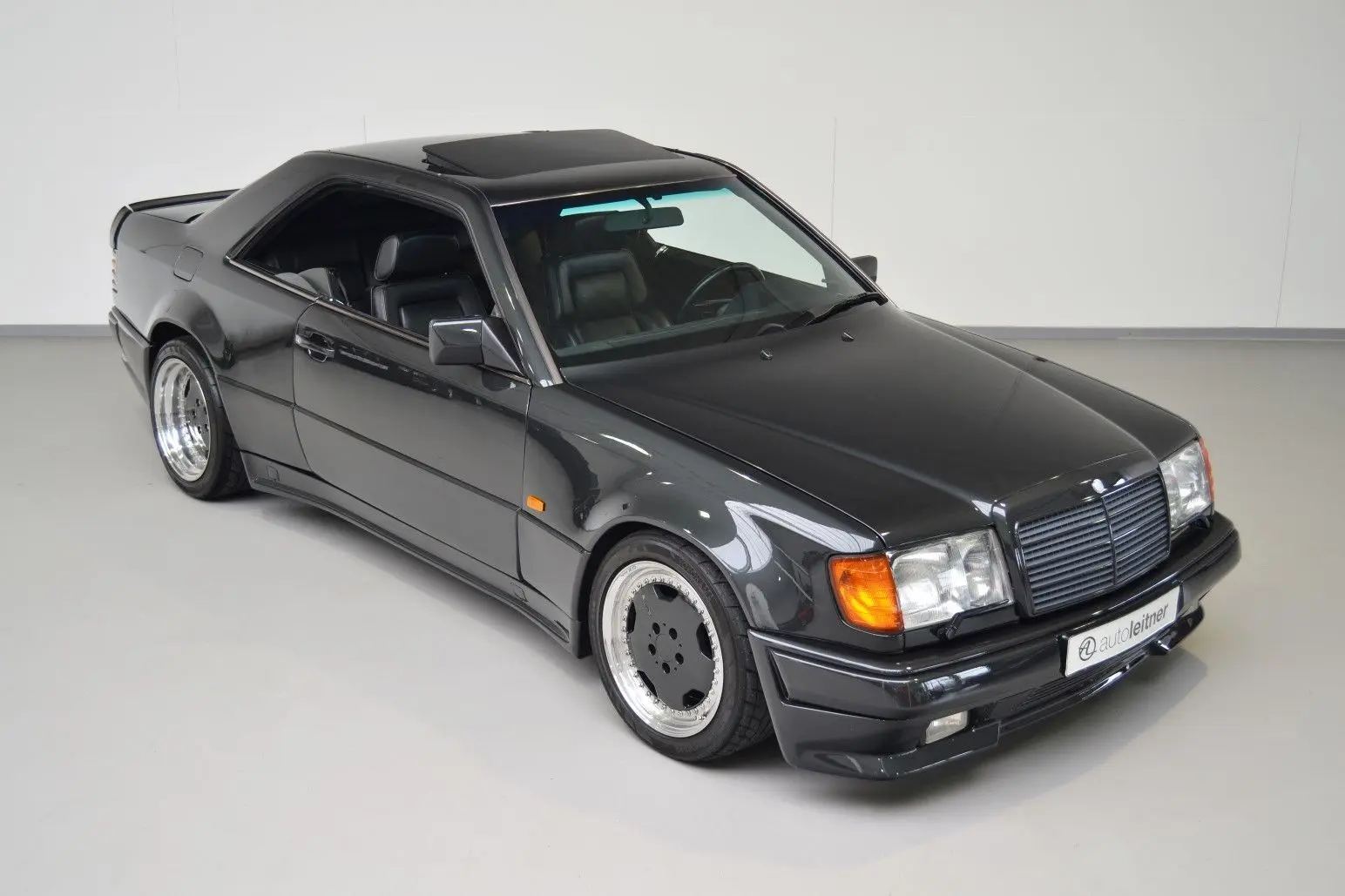 Mercedes-Benz  E 220 CE 4