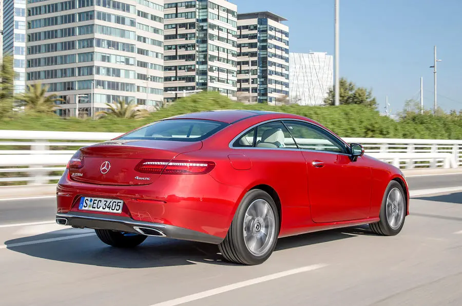 Mercedes-Benz  E 220 d 4Matic AMG 9G-Tronic 0