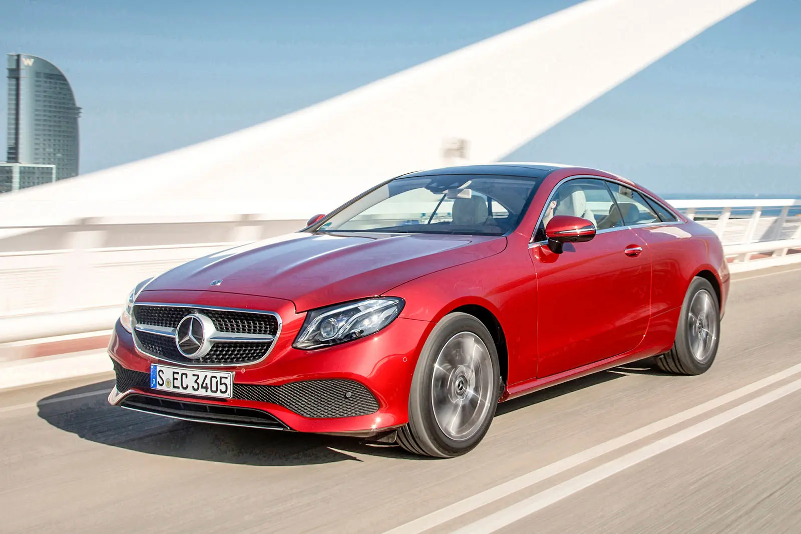 Mercedes-Benz  E 220 d 4Matic AMG 9G-Tronic 1