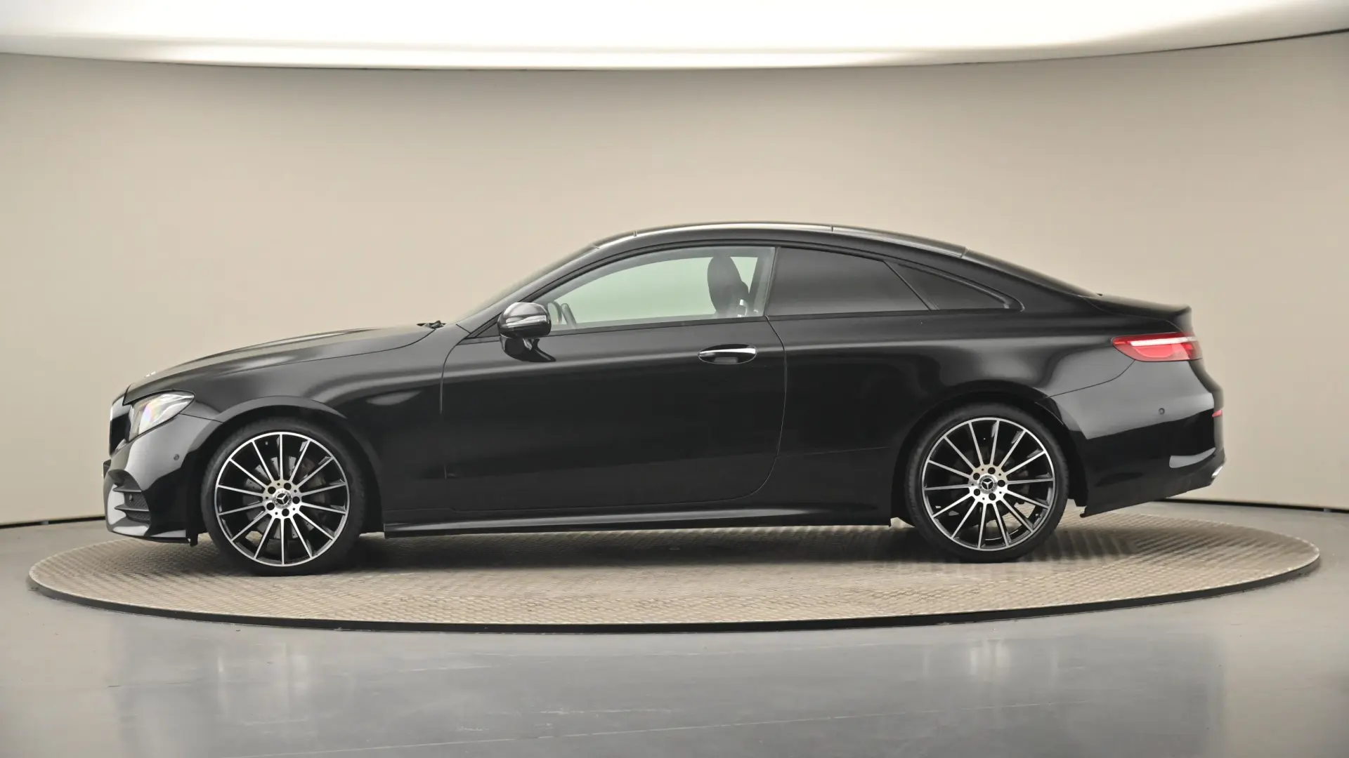 Mercedes-Benz  E 220 d 4Matic AMG 9G-Tronic 4