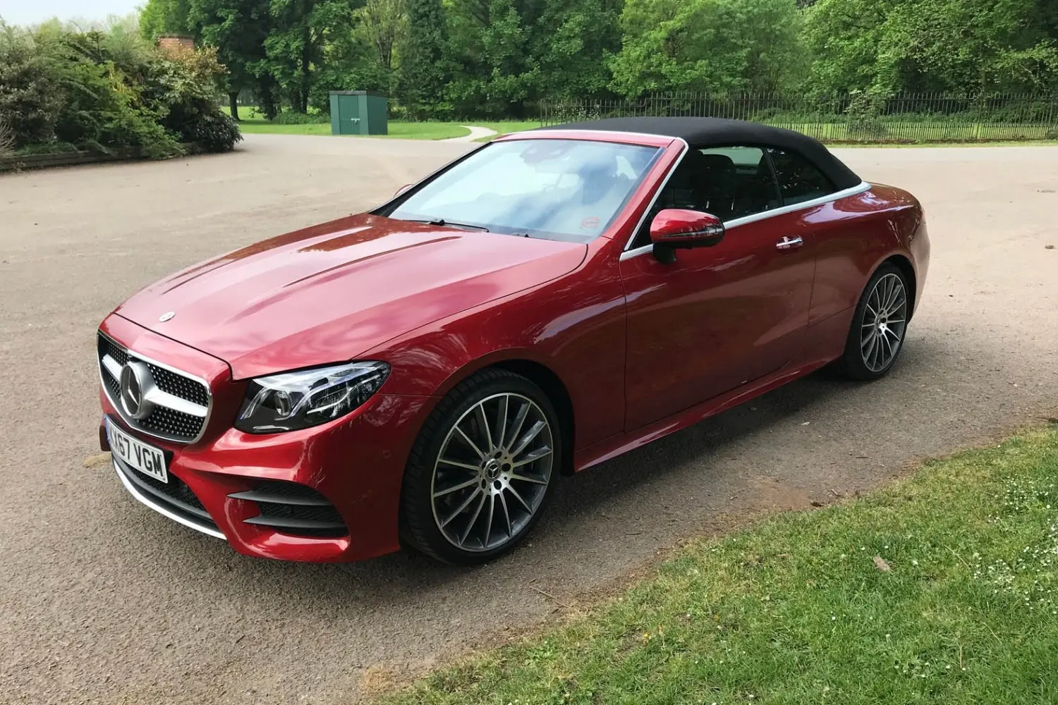Mercedes-Benz  E 220 d 4Matic AMG 9G-Tronic 2
