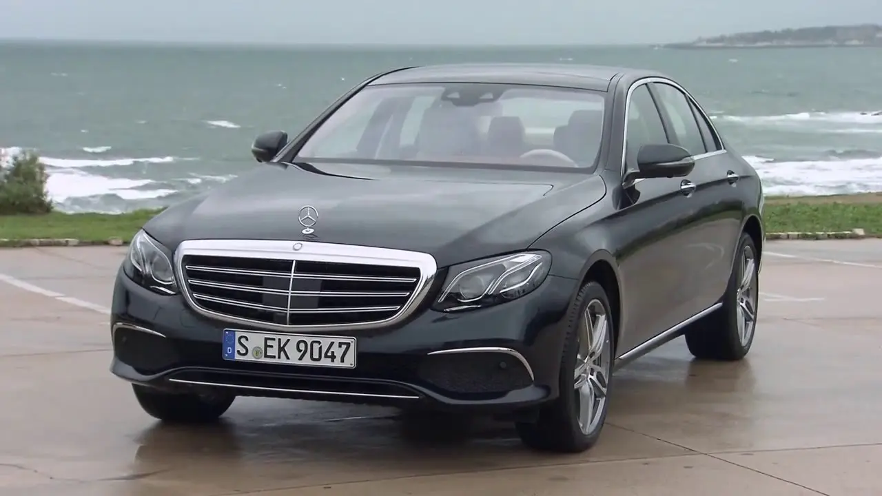 Mercedes-Benz  E 220 d 4Matic Exclusive 9G-Tronic 3