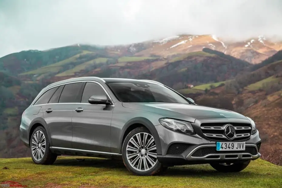 Mercedes-Benz  E 220 d 4Matic AMG 9G-Tronic 3