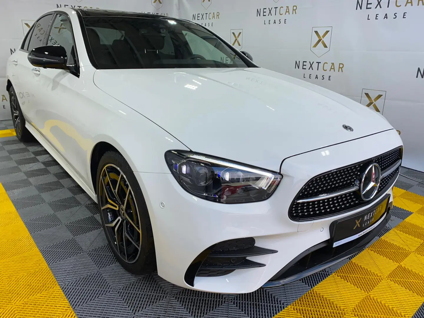 Mercedes-Benz  E 220 d AMG 4MATIC 5