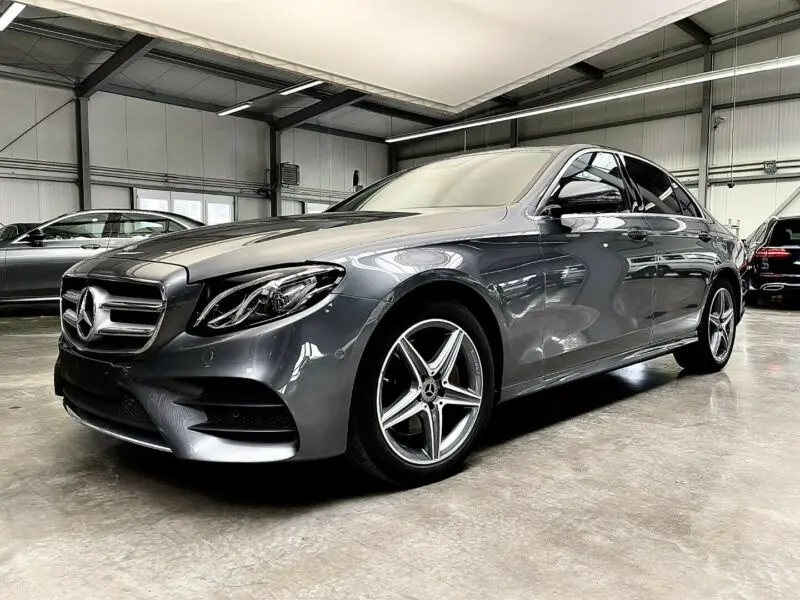 Mercedes-Benz  E 220 d AMG 4MATIC 6