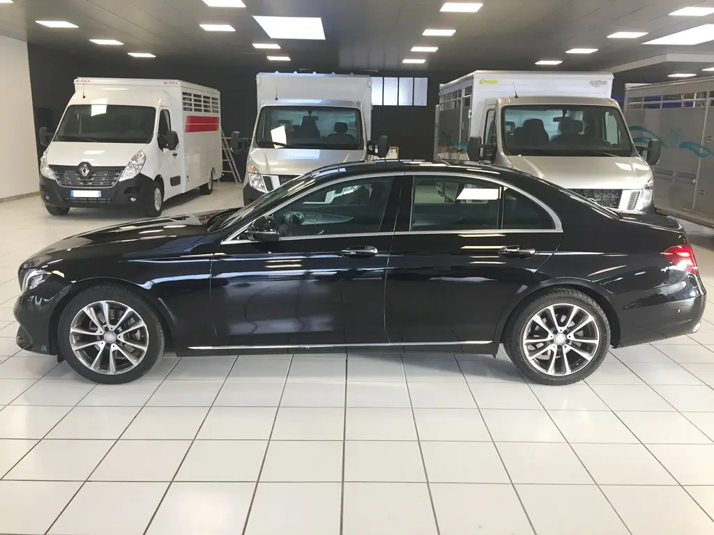 Mercedes-Benz  E 220 d AMG 9G-Tronic 6