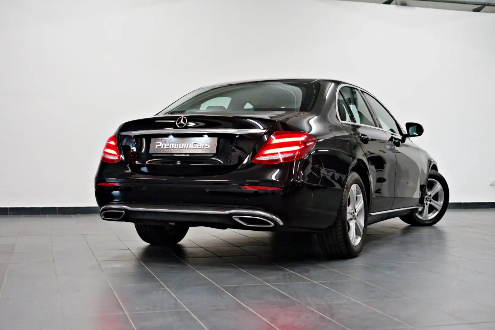 Mercedes-Benz  E 200 Avantgarde 9G-Tronic 0