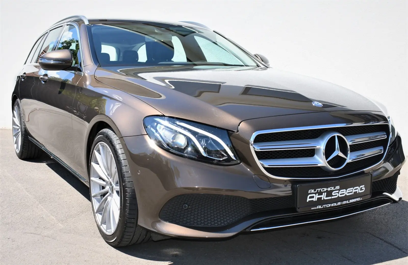 Mercedes-Benz  E 220 d Avantgarde 9G-Tronic 2