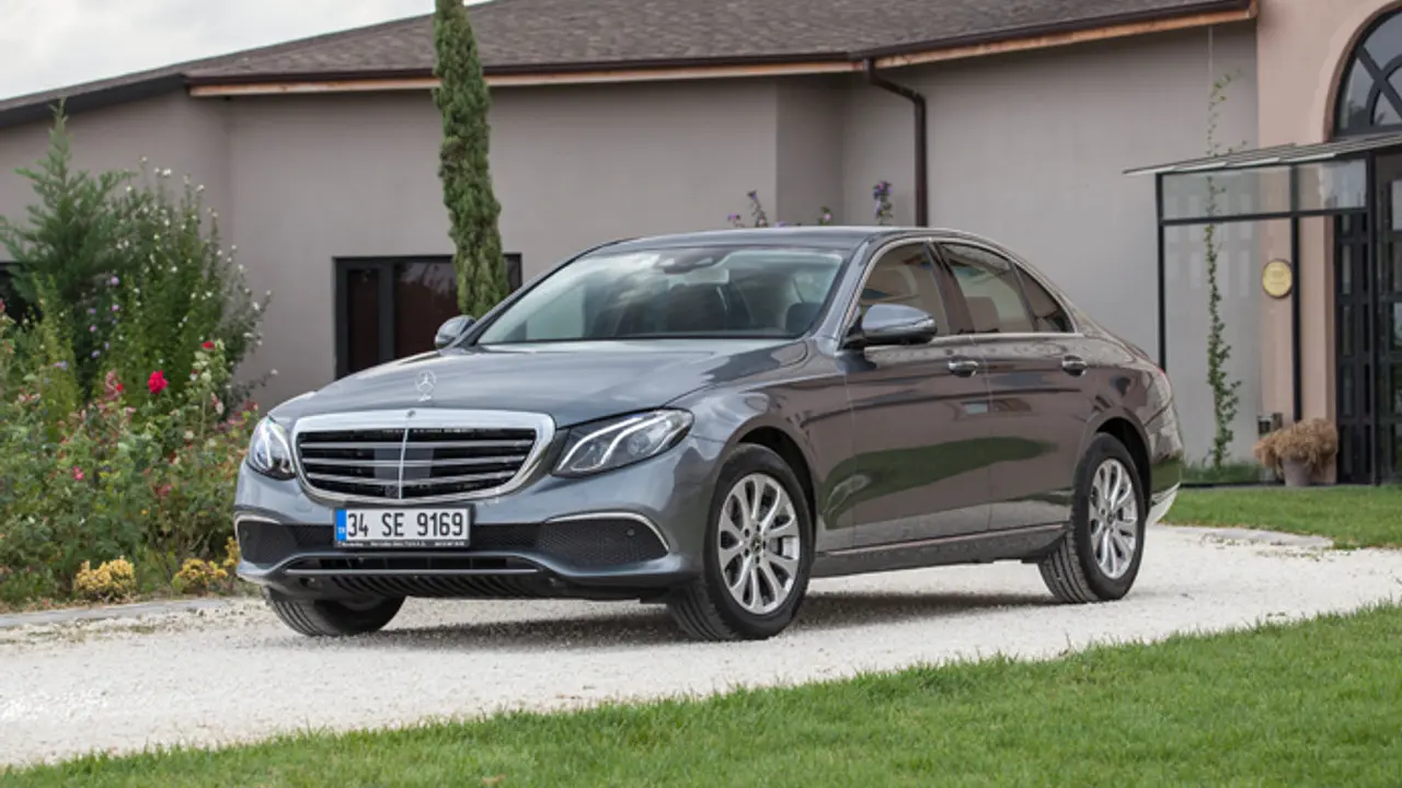 Mercedes-Benz  E 220 d Exclusive 4Matic 5