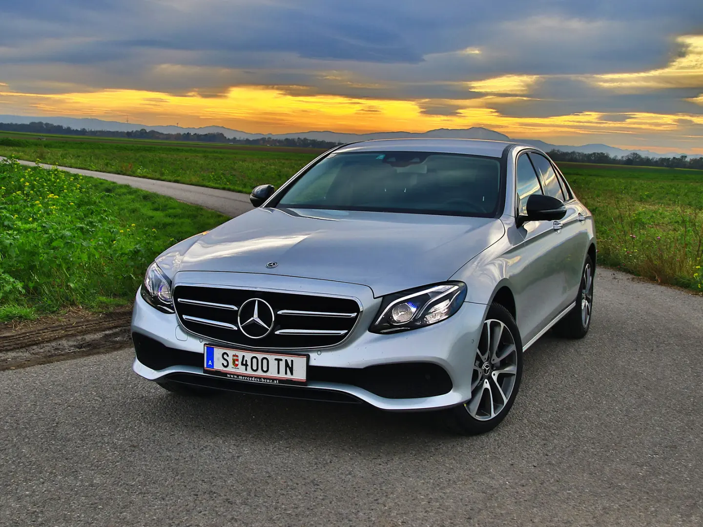 Mercedes-Benz  E 220 d Edition 1 AMG 4Matic 3