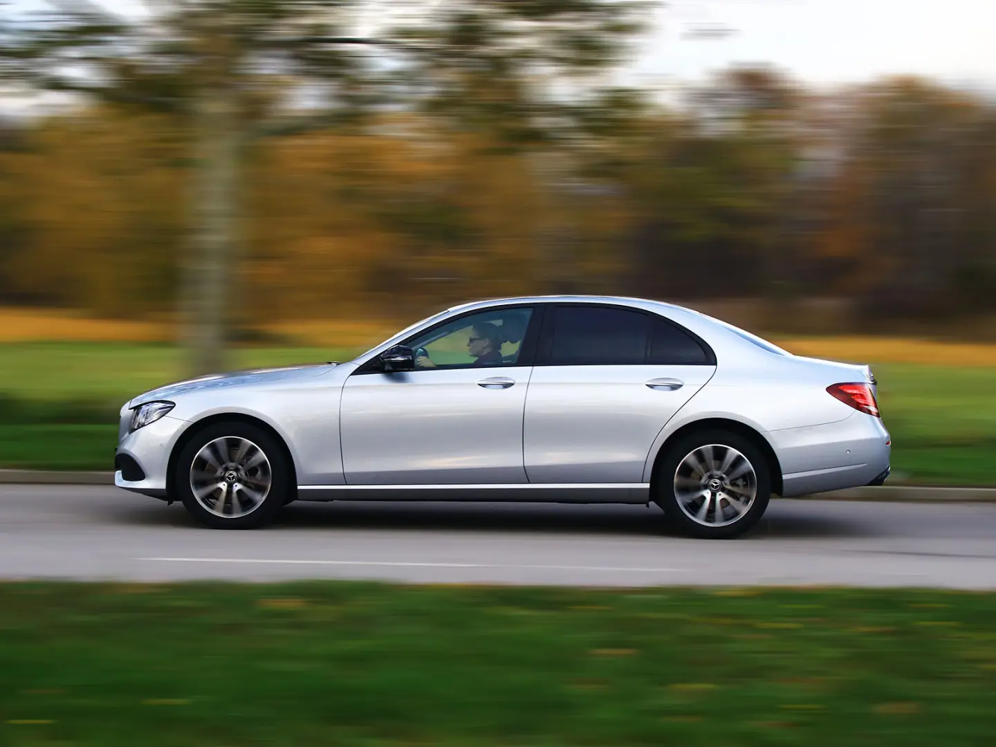 Mercedes-Benz  E 220 d Exclusive 4Matic 7