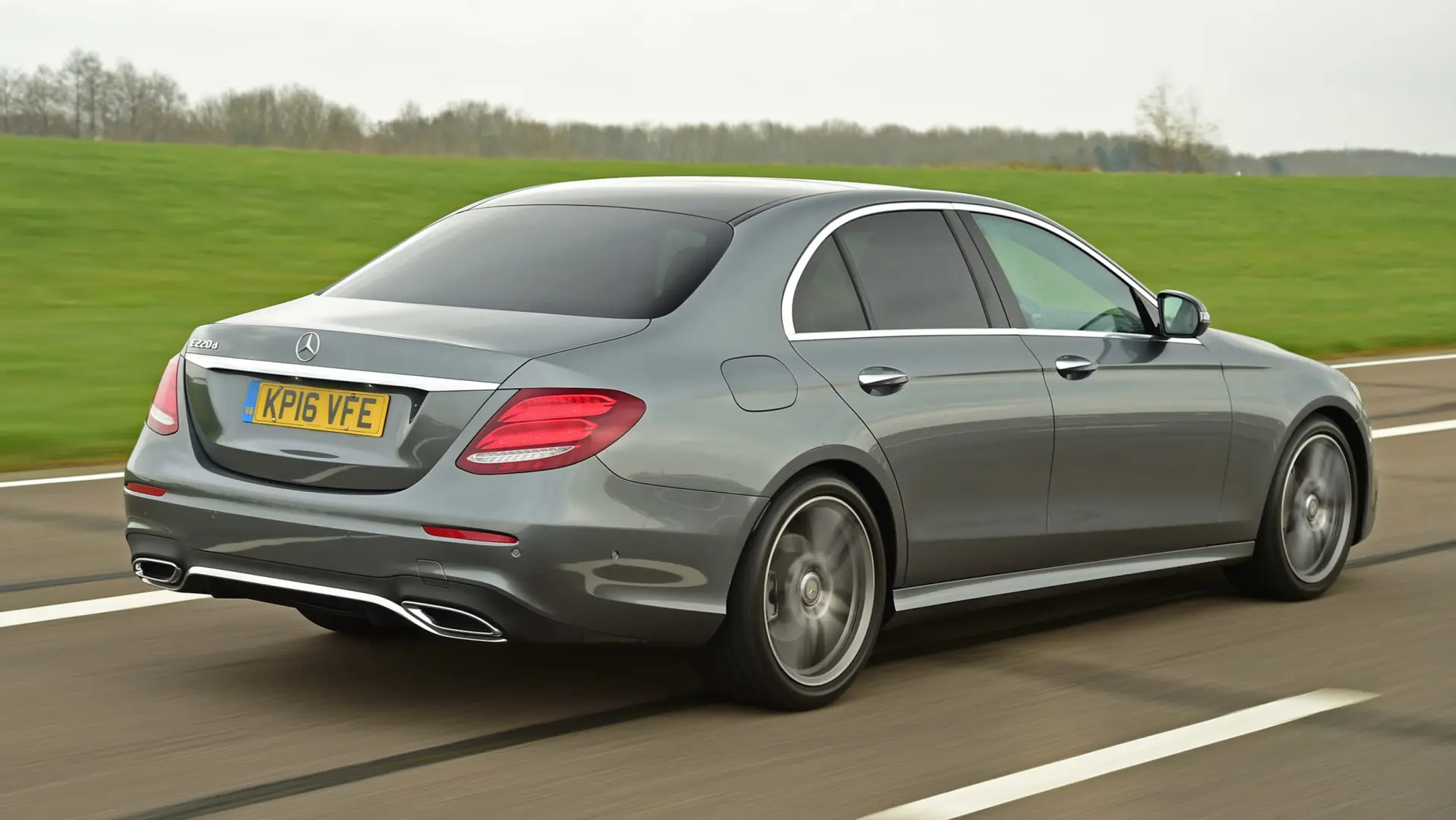 Mercedes-Benz  E 220 d MHEV 4Matic AMG 6