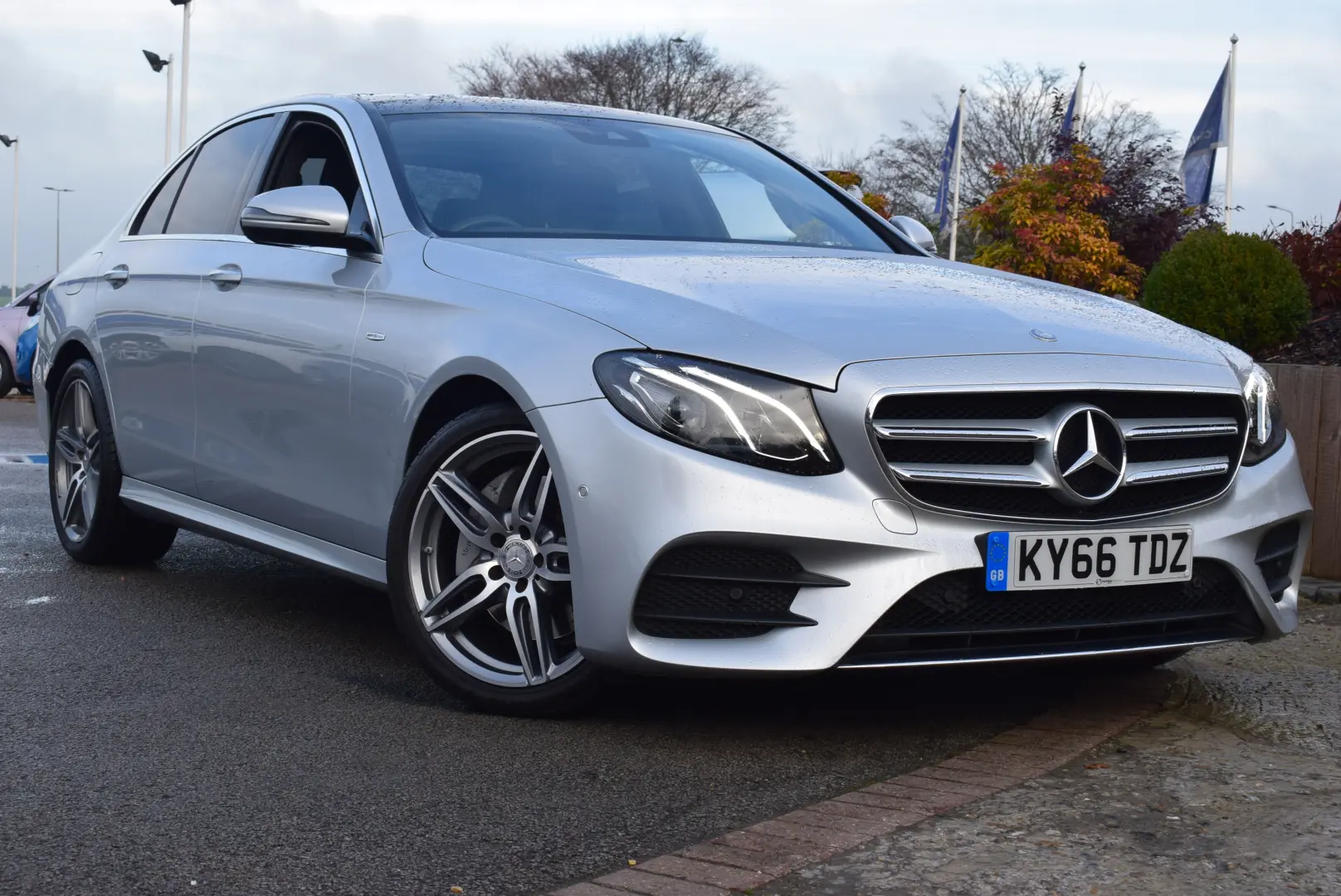 Mercedes-Benz  E 220 d Premium 9G-Tronic 5