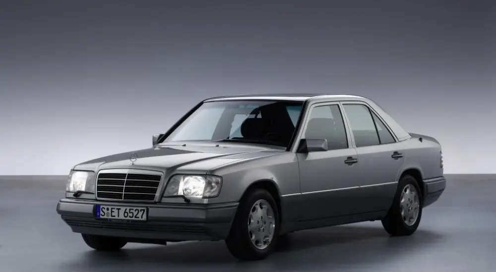 Mercedes-Benz  E 220 Elegance 0