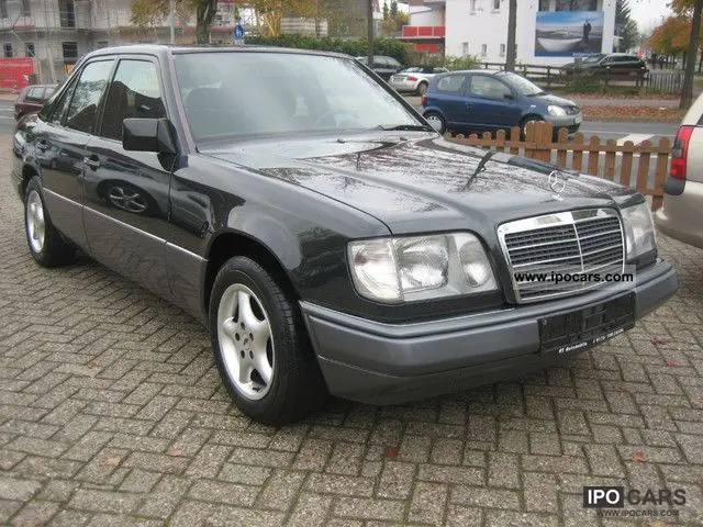 Mercedes-Benz  E 220 Elegance 3