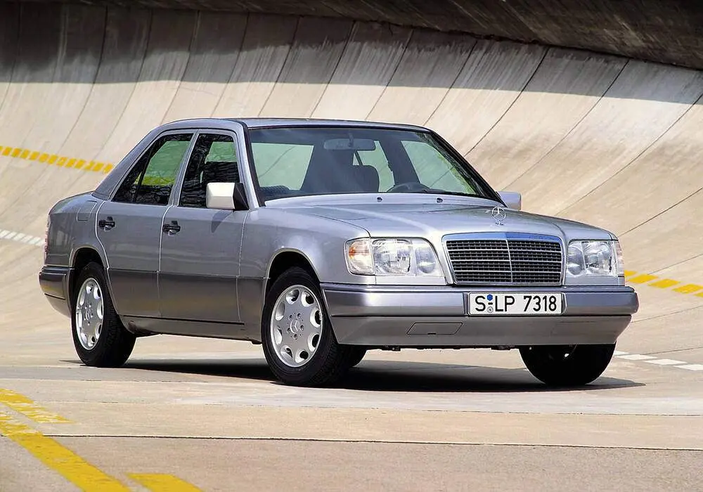 Mercedes-Benz  E 220 Elegance 5