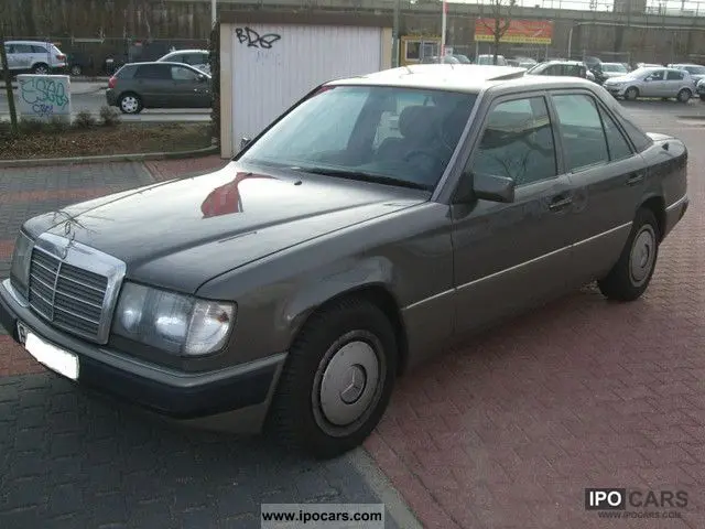 Mercedes-Benz  E 220 Elegance 7
