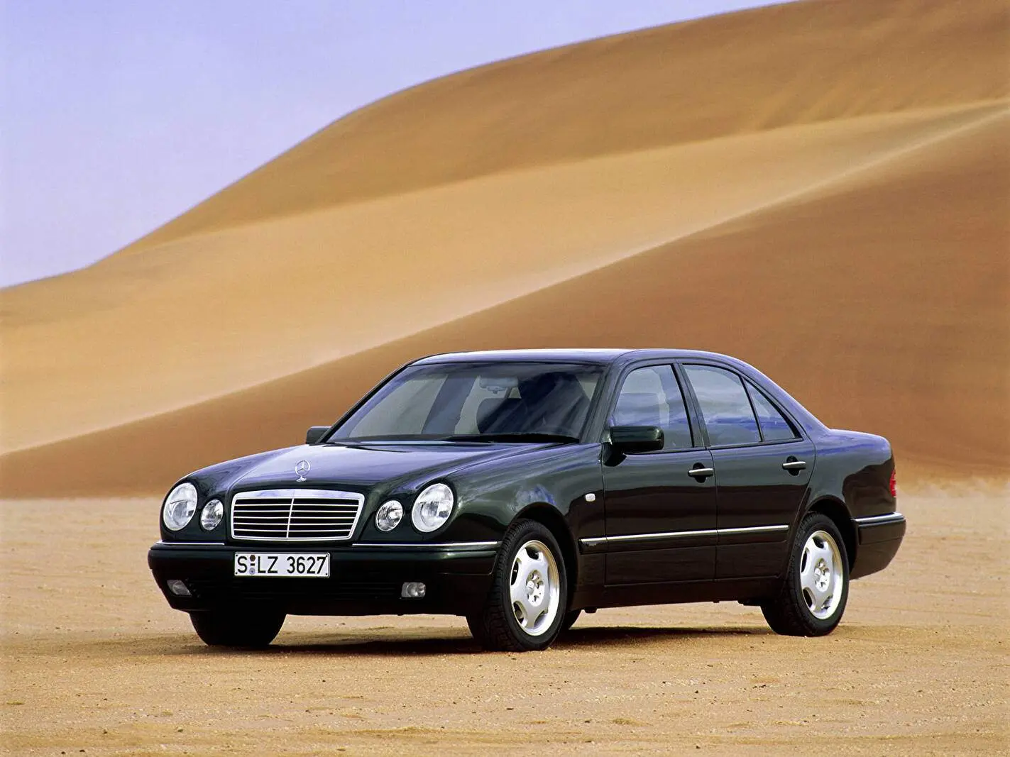 Mercedes-Benz  E 230 Elegance 1