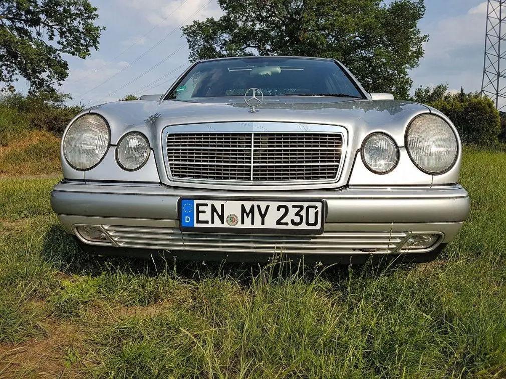 Mercedes-Benz  E 230 Avantgarde 5