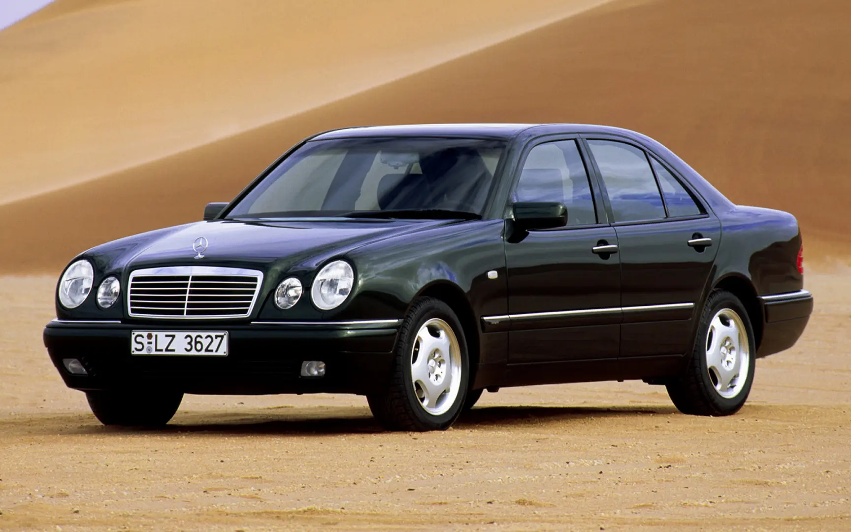 Mercedes-Benz  E 300 D Elegance 4