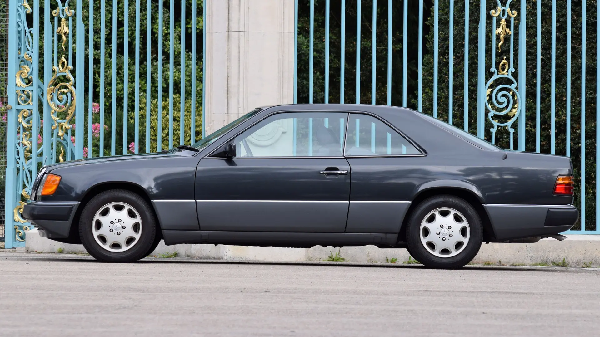 Mercedes-Benz  E 230 CE 3