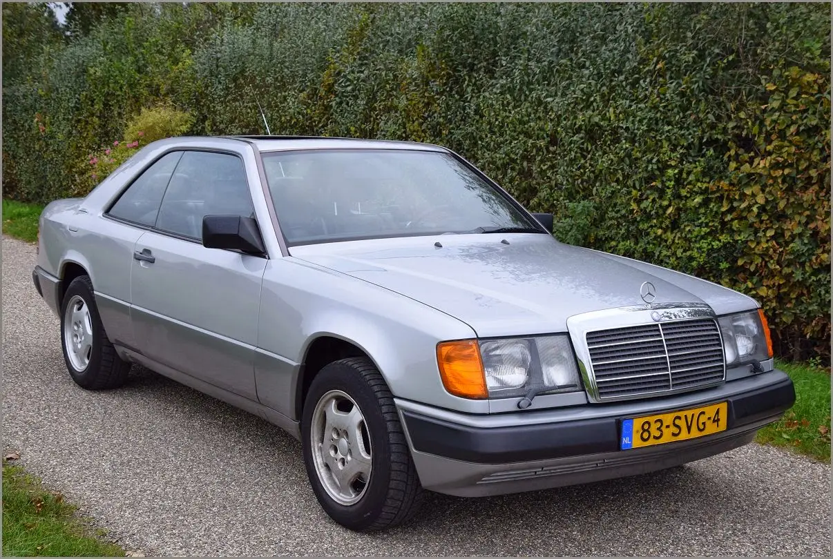 Mercedes-Benz  E 230 CE 5