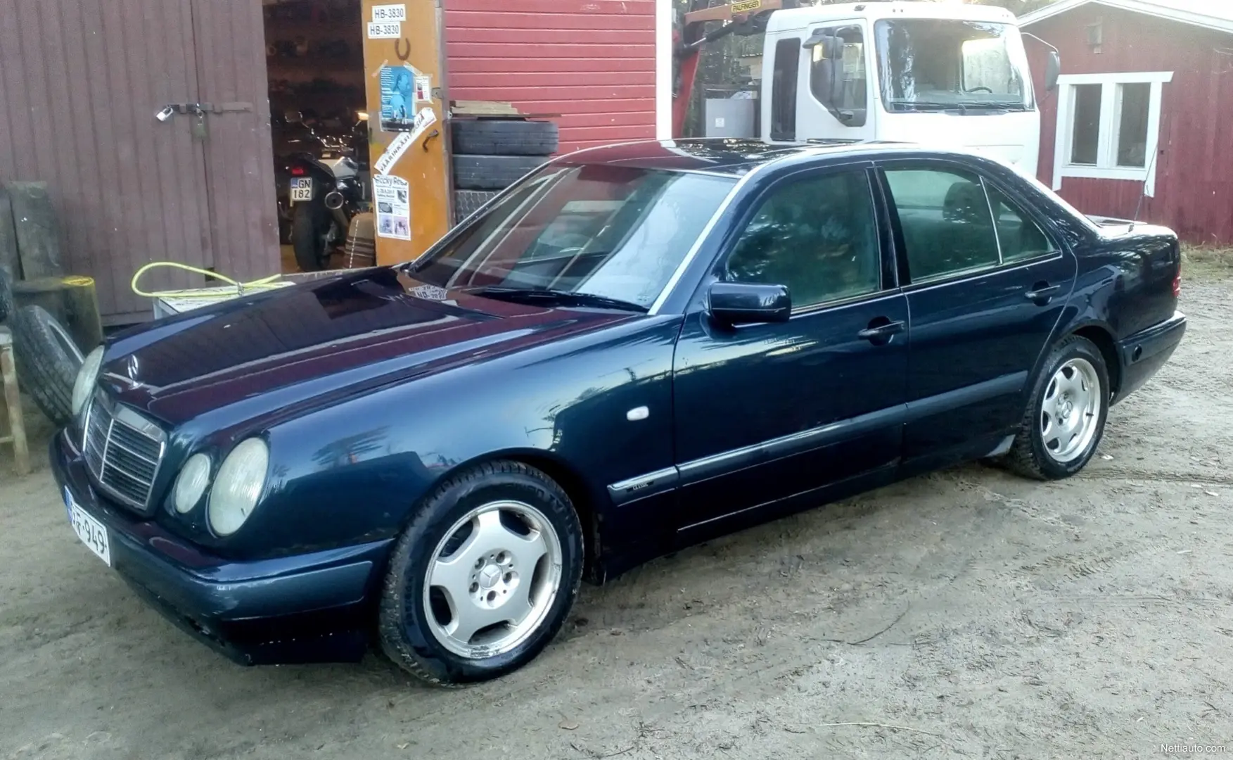 Mercedes-Benz  E 230 Elegance 0