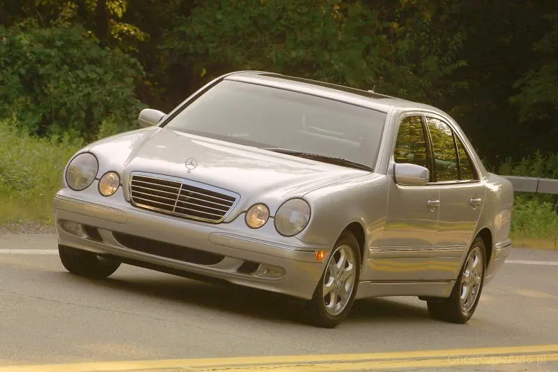 Mercedes-Benz  E 230 Classic 6