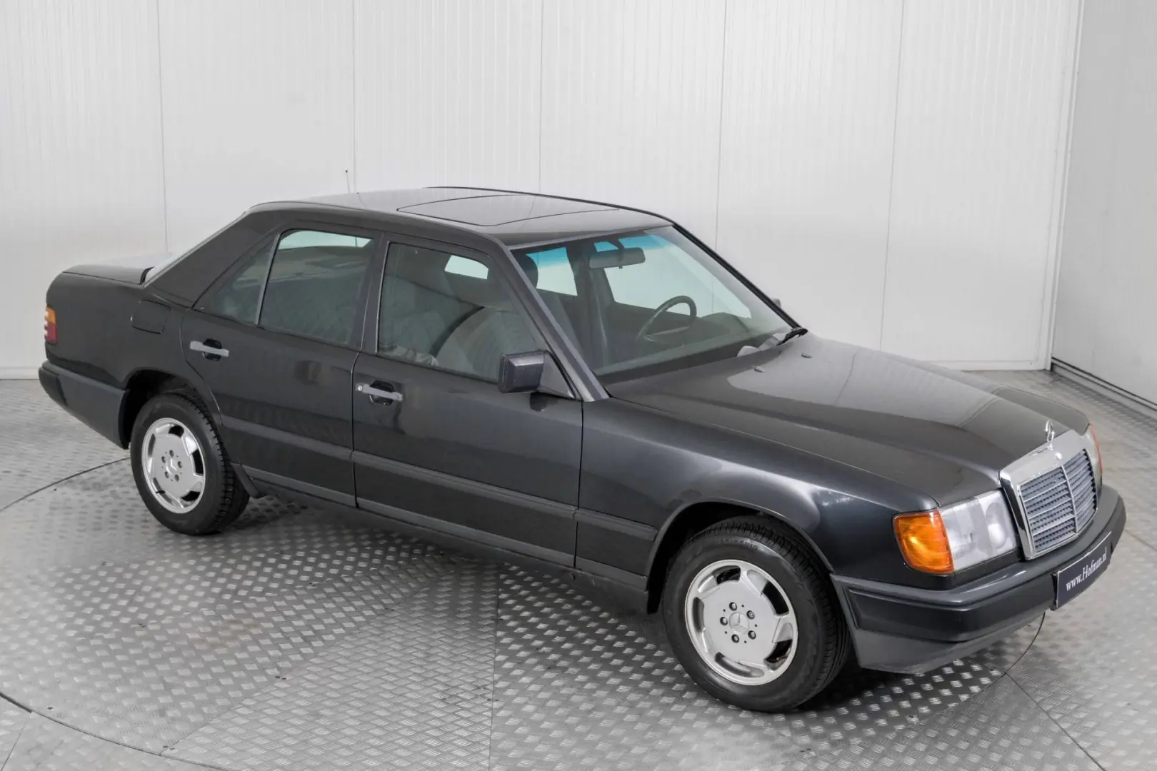 Mercedes-Benz  E 230 E 1