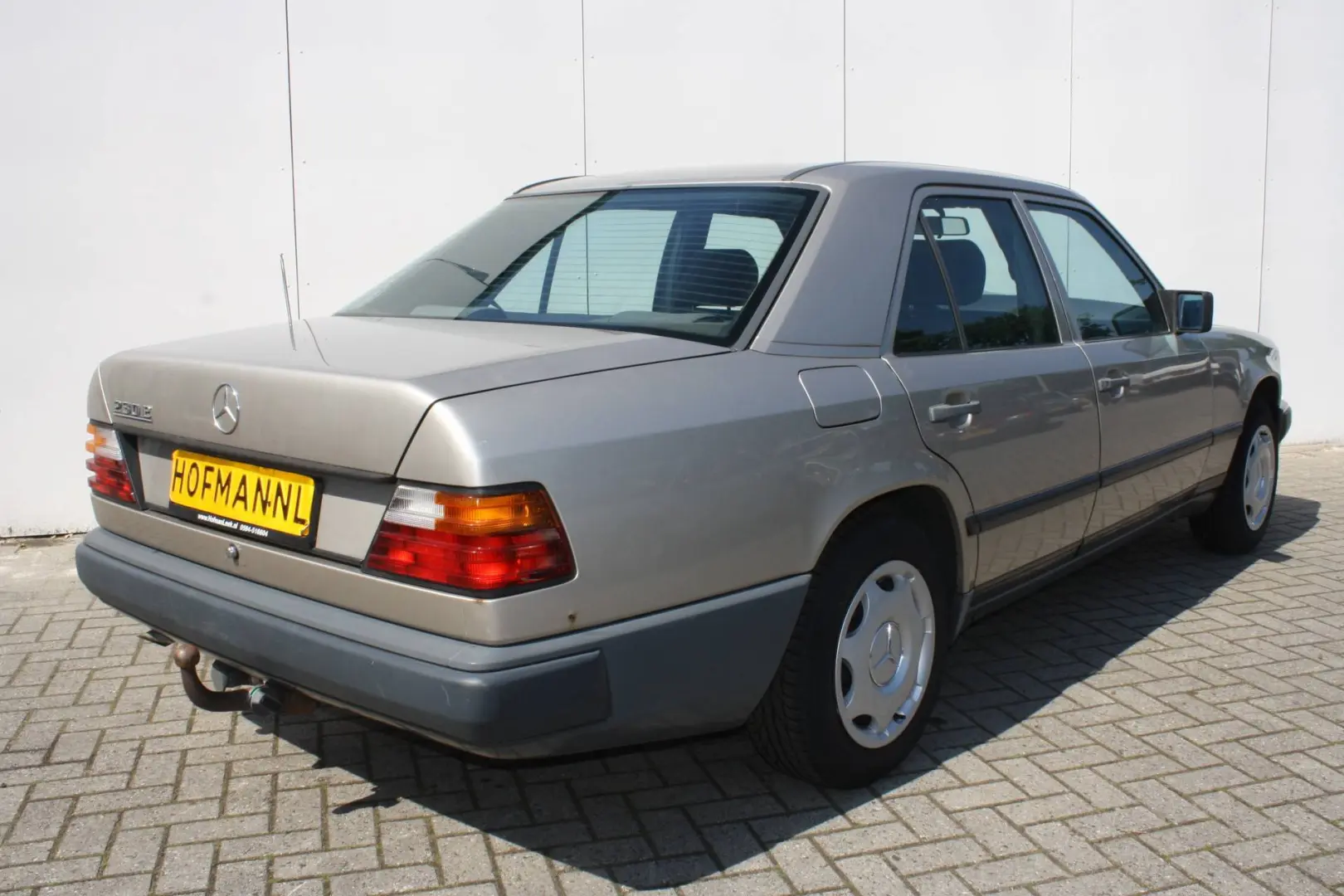 Mercedes-Benz  E 230 E 6