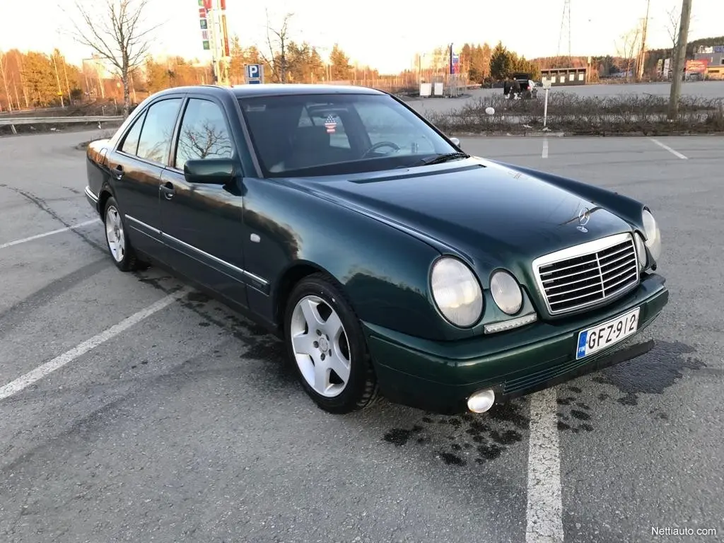Mercedes-Benz  E 230 Elegance 5