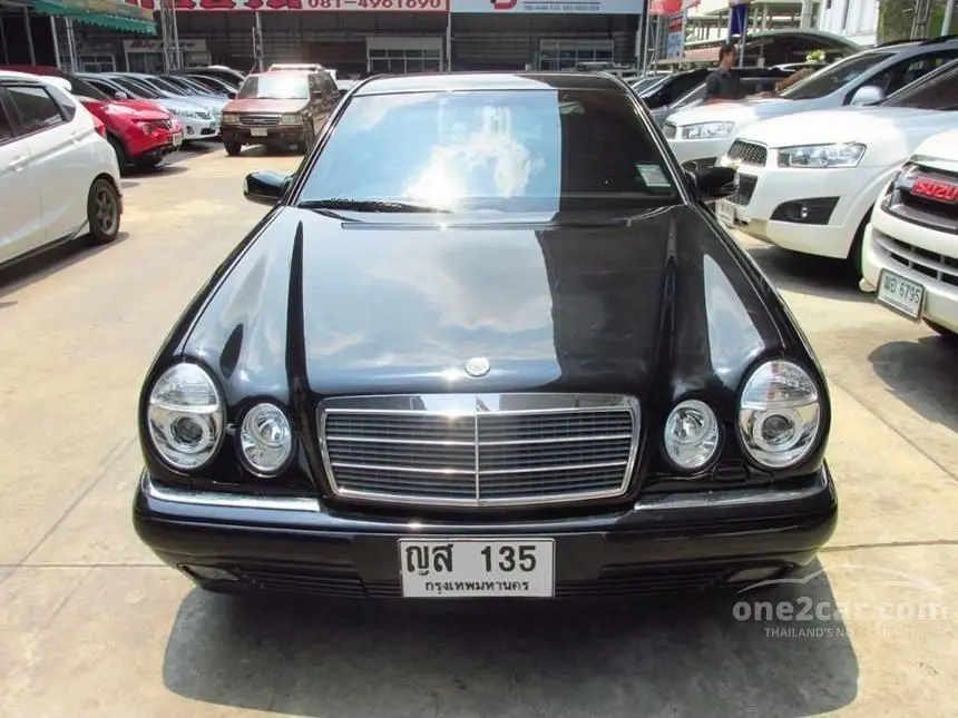 Mercedes-Benz  E 230 Elegance 7