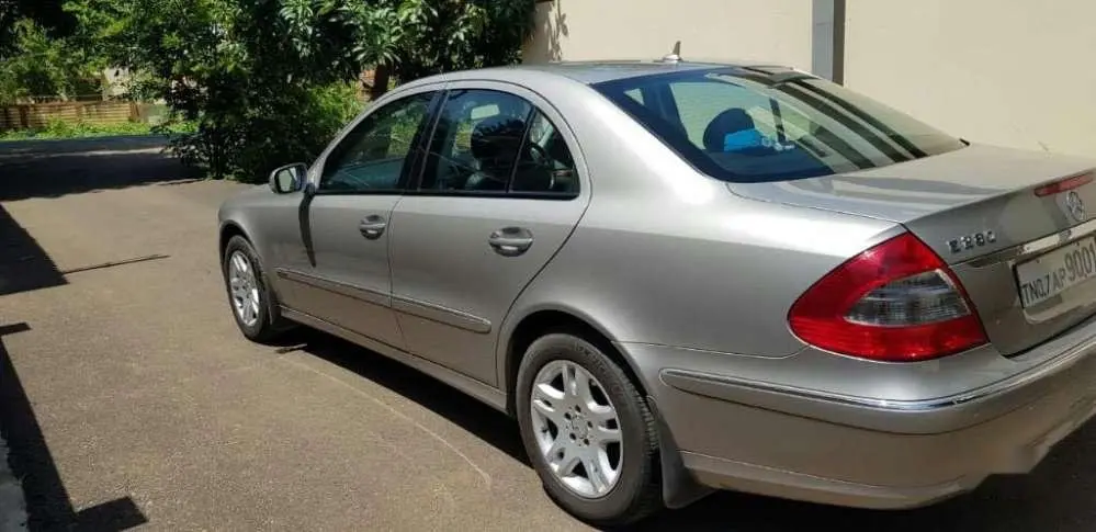 Mercedes-Benz  E 230 Elegance 6
