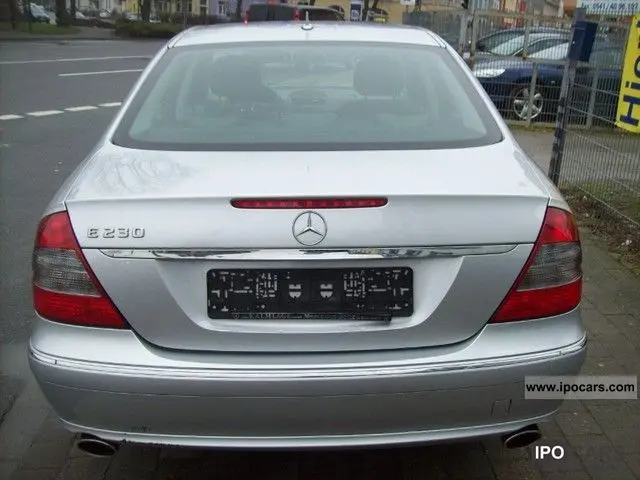 Mercedes-Benz  E 230 Elegance 7