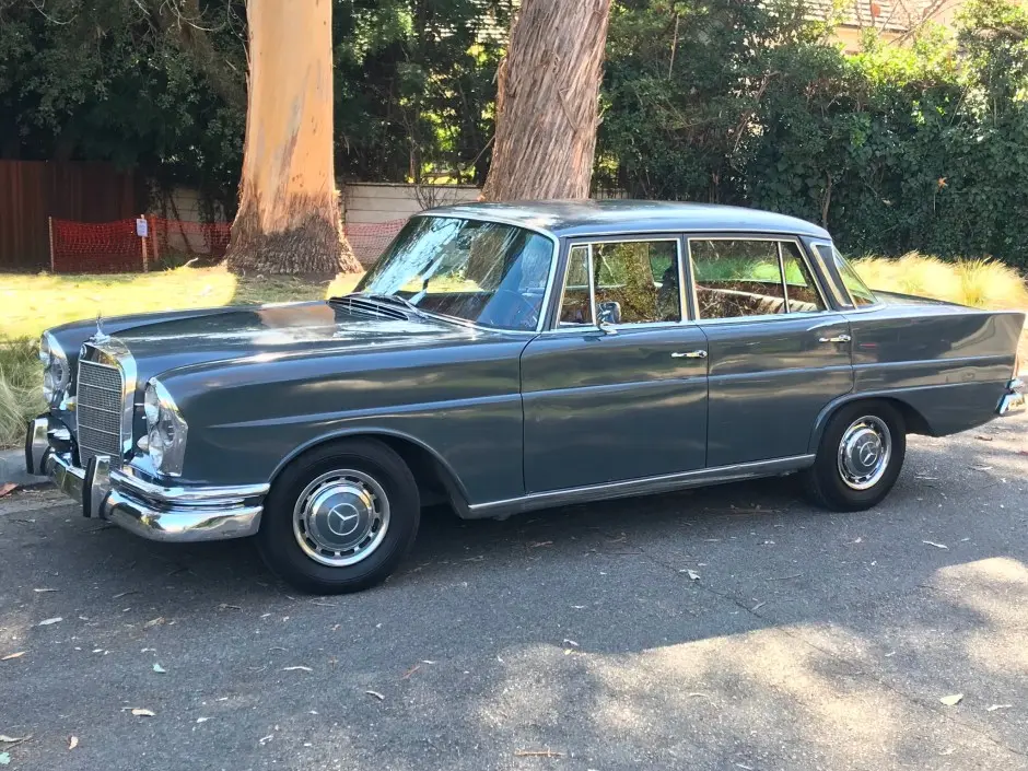 Mercedes-Benz  E 230.6 2