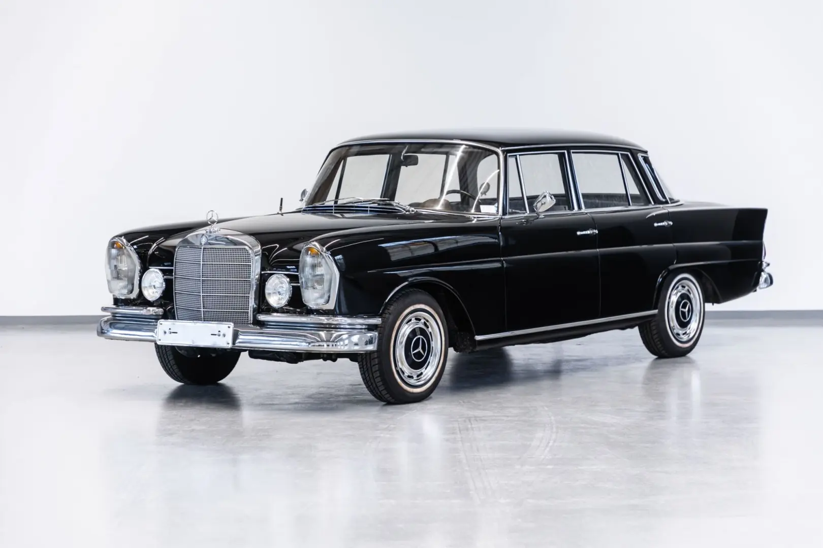 Mercedes-Benz  E 230.6 4