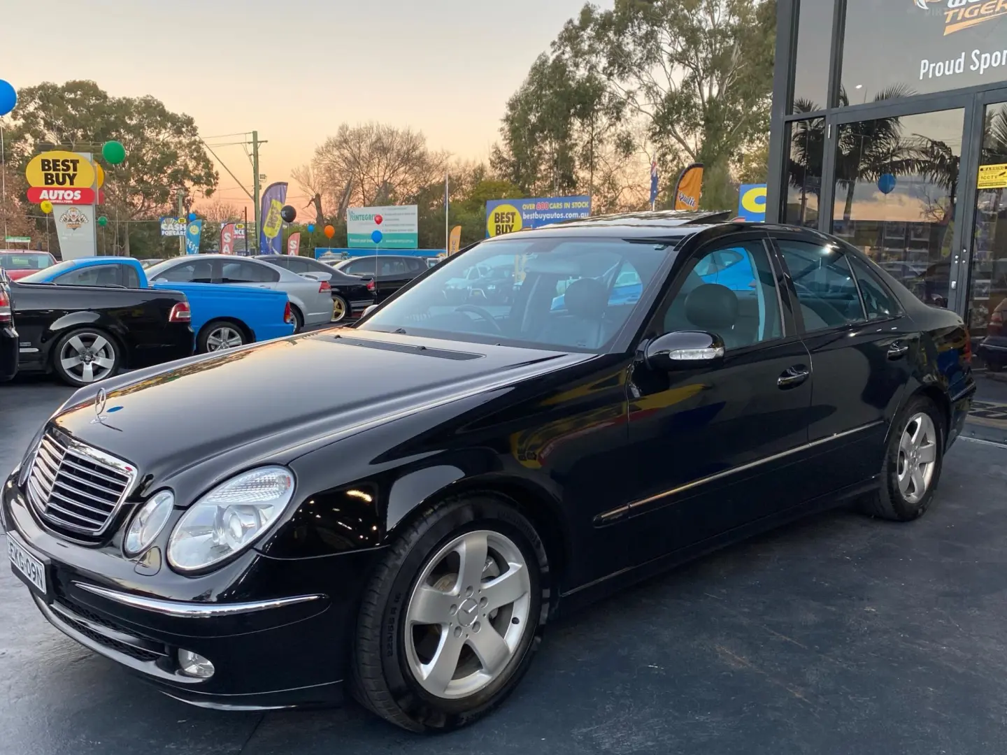 Mercedes-Benz  E 240 Avantgarde 0