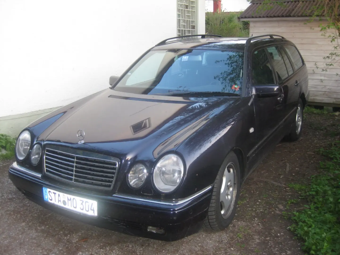Mercedes-Benz  E Estate 240 T Elegance 1