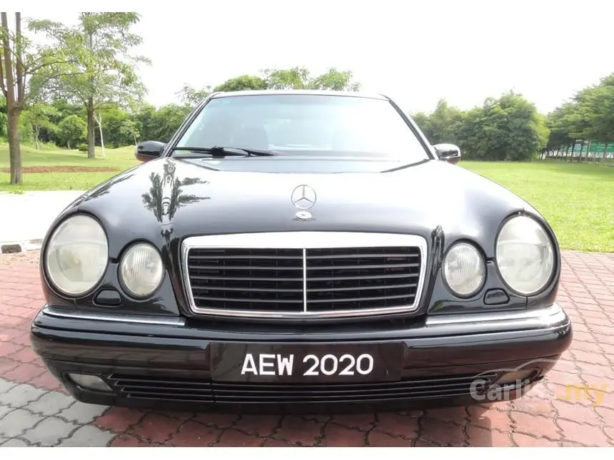 Mercedes-Benz  E 240 Avantgarde 3
