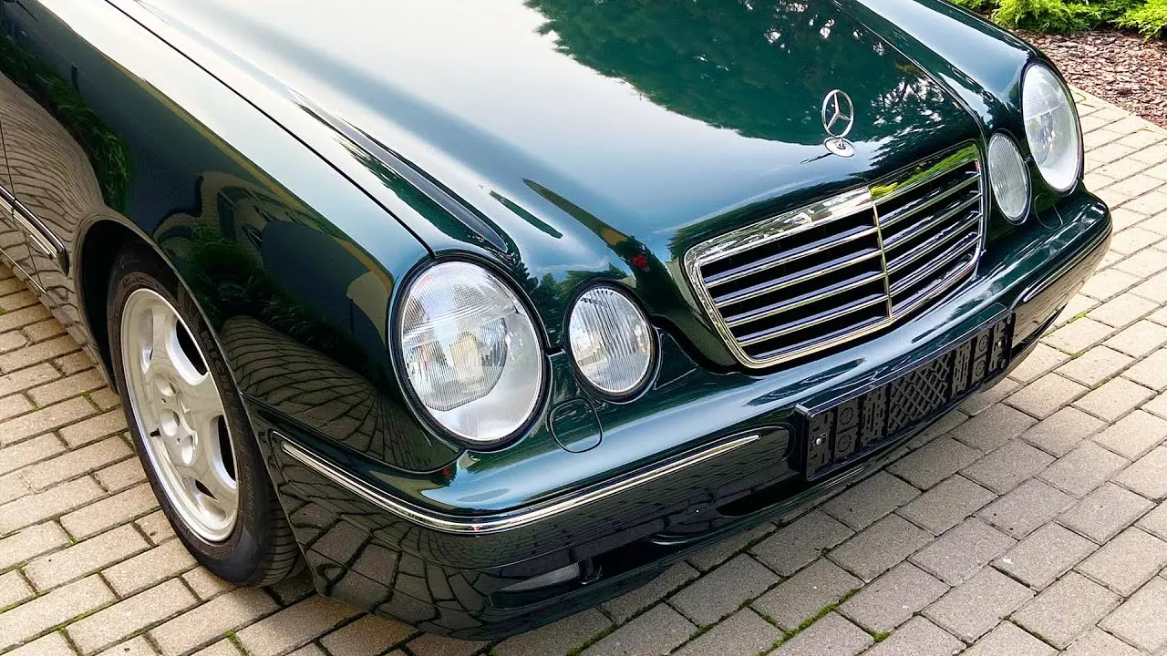 Mercedes-Benz  E 240 Avantgarde 1