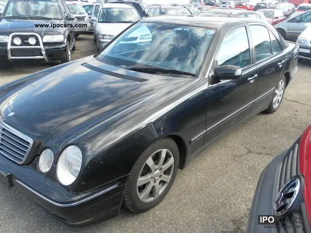Mercedes-Benz  E 240 Avantgarde 2