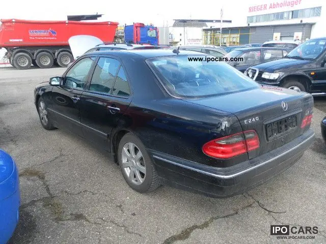 Mercedes-Benz  E 240 Avantgarde 7
