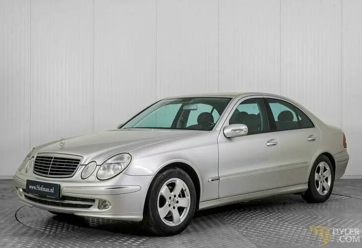 Mercedes-Benz  E 240 Avantgarde 2