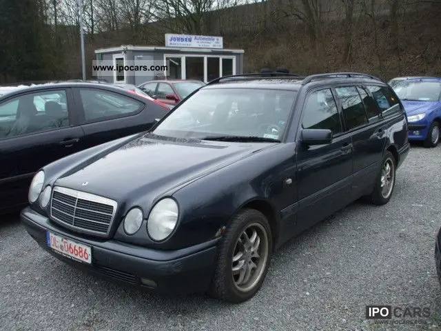 Mercedes-Benz  E 240 Classic 5