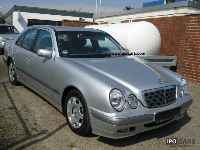 Mercedes-Benz  E 240 Classic 0